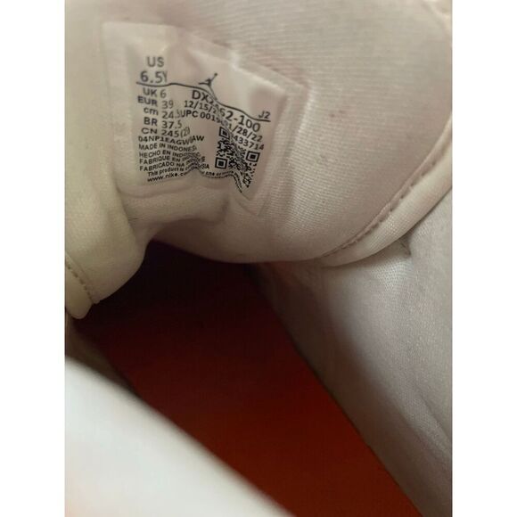 Nike Air Jordan 1 Mid SE Stitch youth size 6.5 - Picture 3 of 5